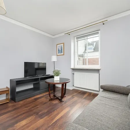Z 2 Sypialniami I Oddzielna Kuchnia W Centrum Wroclawia Na 4 Pietrze By Renters * Breslavia